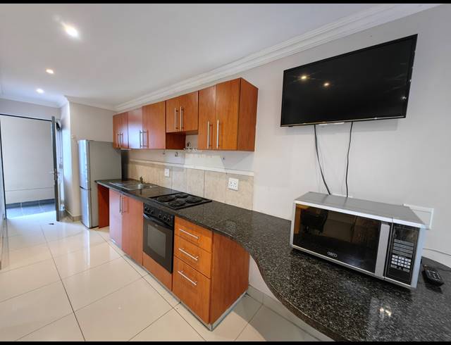 2 BEDROOM APARTMENT FOR SALE IN UMHLANGA RIDGE